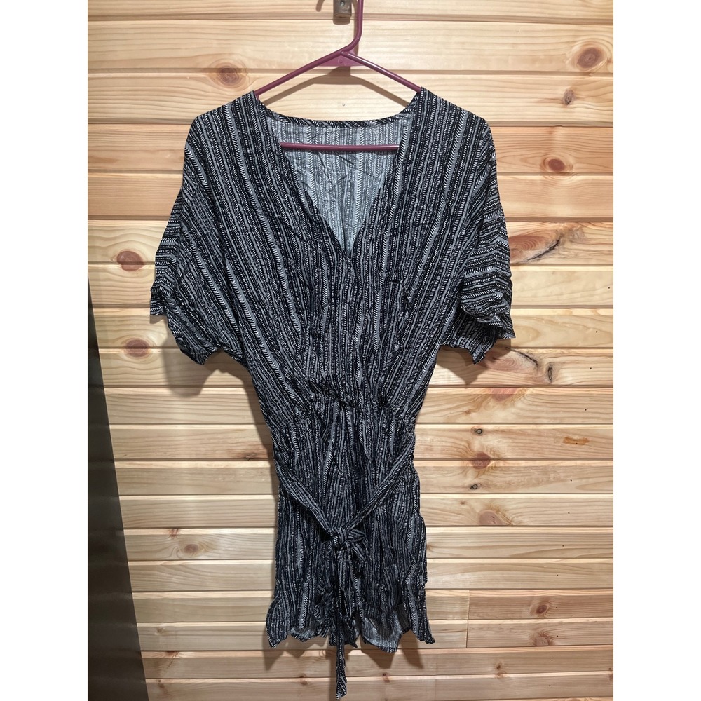 Cupshe Black White Geometric Chevron V-Neck Tie Waist Romper Small NWT